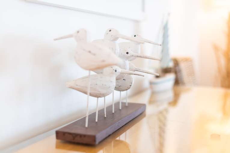 Seagulls ornament in Surf Apartment