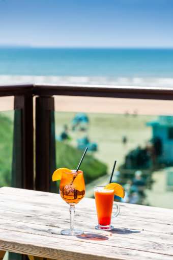 Cocktails at Beachside Grill 